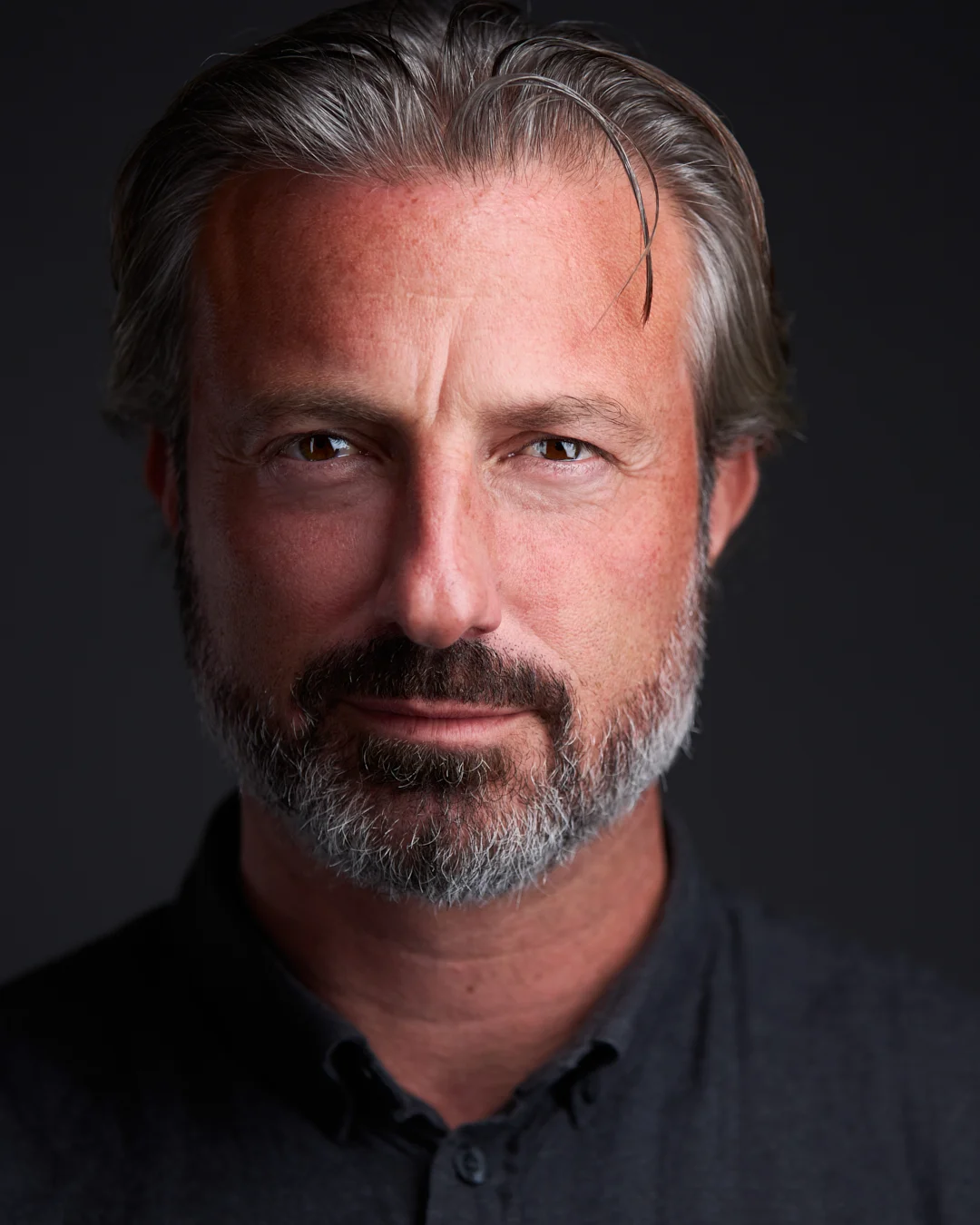 Headshot cost Arnhem - professional photo from €129